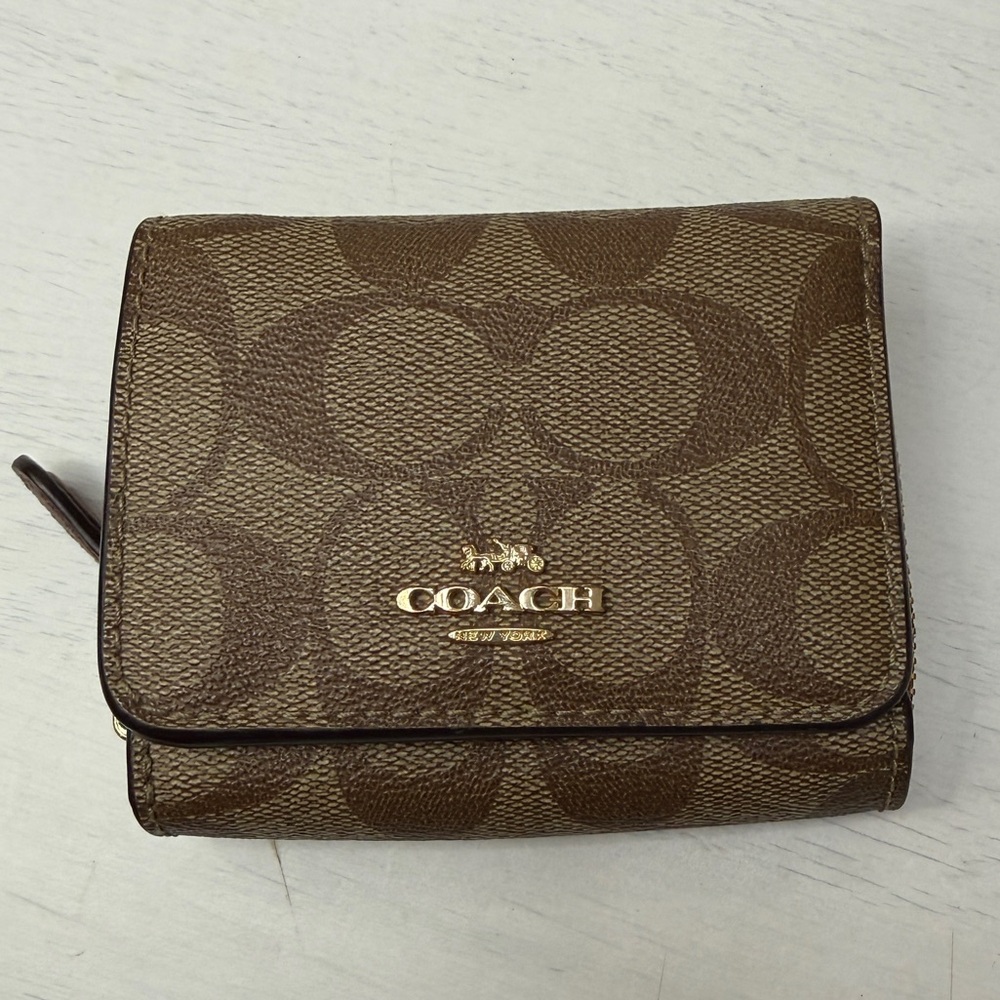 Coach Small Trifold Wallet In Blocked Signature Canvas - Picture 8 of 8